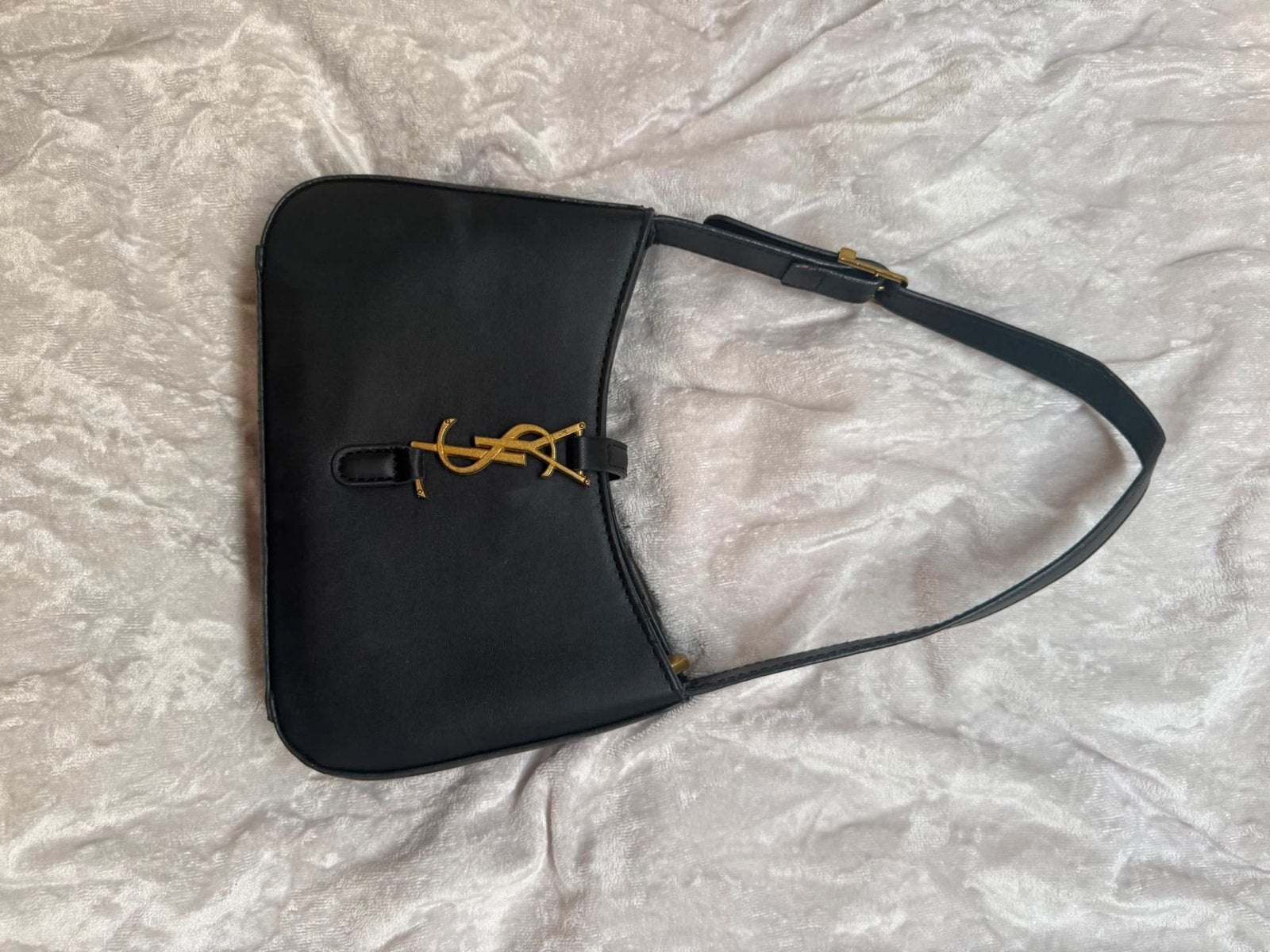 YSL Zwarte Schoudertasje - Elegant en Tijdloos, Sieraden, Tassen en Uiterlijk, Ophalen of Verzenden, Zo goed als nieuw, Zwart