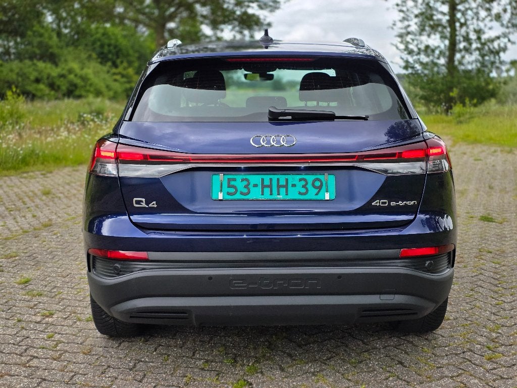 Audi Q4 40 e-tron | 2023 | Accu SOH% 95% | Garantie mogelijk, Auto's, Audi, Automaat, Euro 6, Blauw, 204 pk