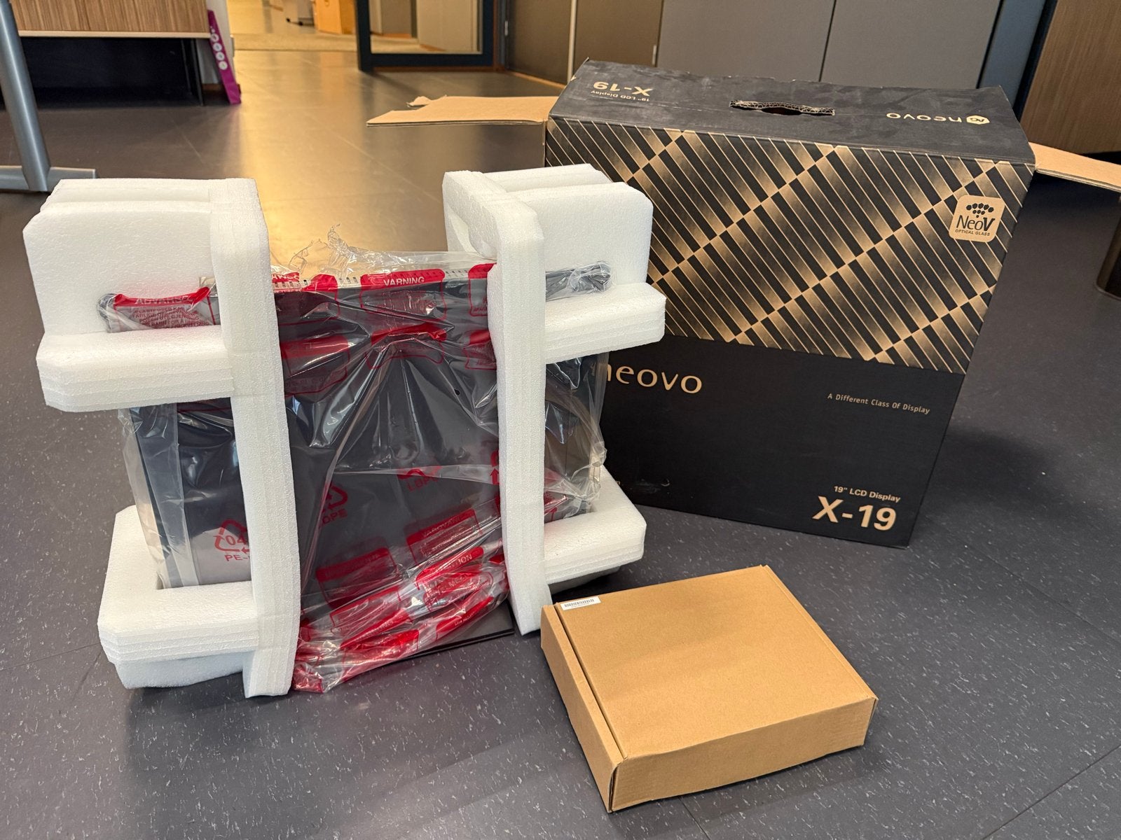 Neovo X-19AV 19" LCD Display - Nieuw in doos, Ophalen, HDMI, Nieuw, AG Neovo