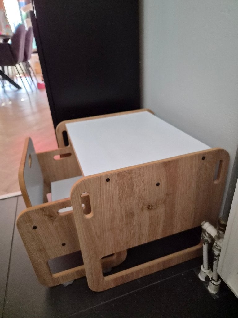 Montessori tafel en stoel, Kinderen en Baby's, Kinderkamer | Tafels en Stoelen, Ophalen, Zo goed als nieuw, Tafel(s) en Stoel(en)