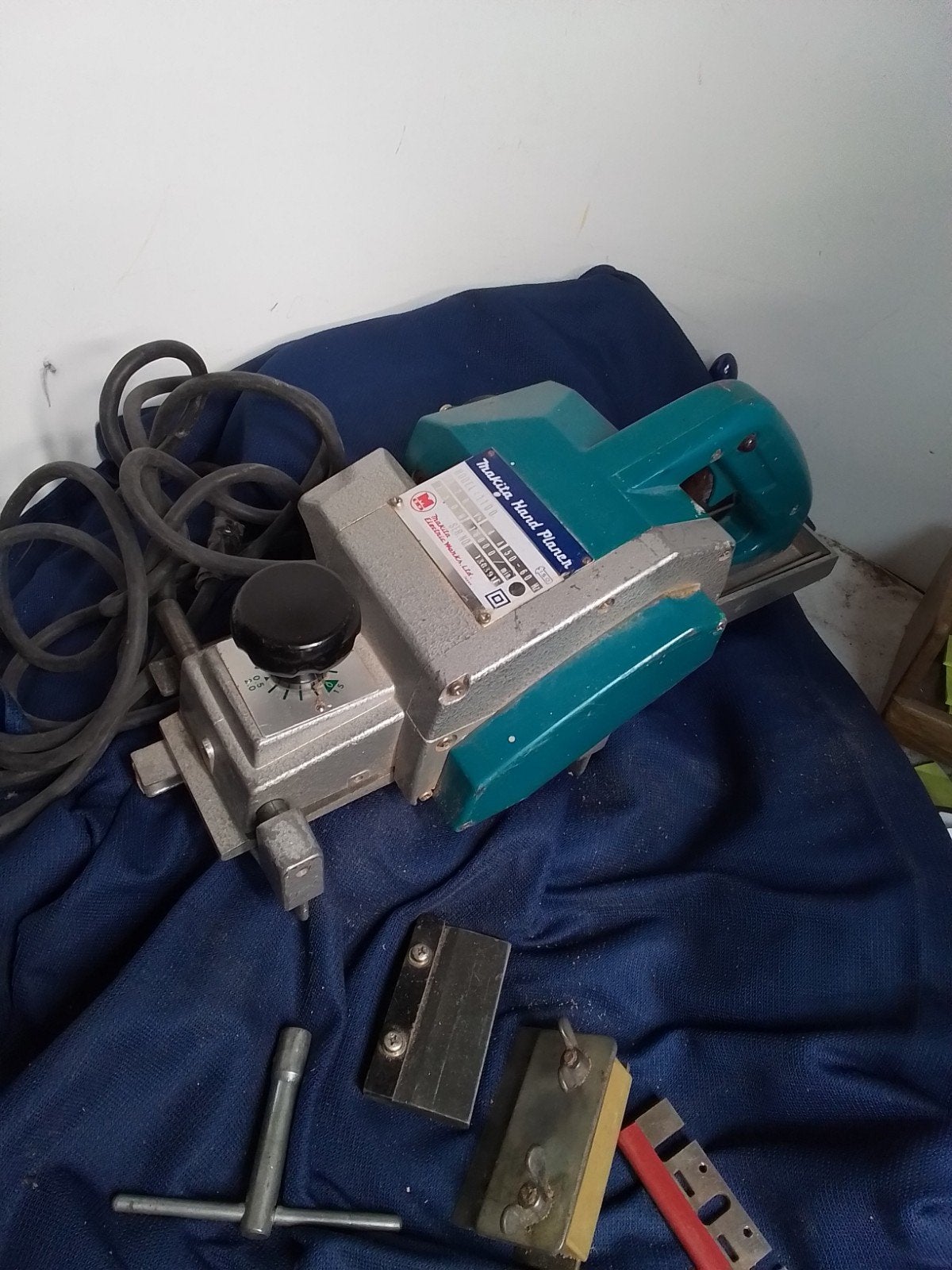 15342) Makita 1100  zware schaafmachine met geleidingen, Ophalen of Verzenden, Gebruikt, 1200 watt of meer, Overige typen
