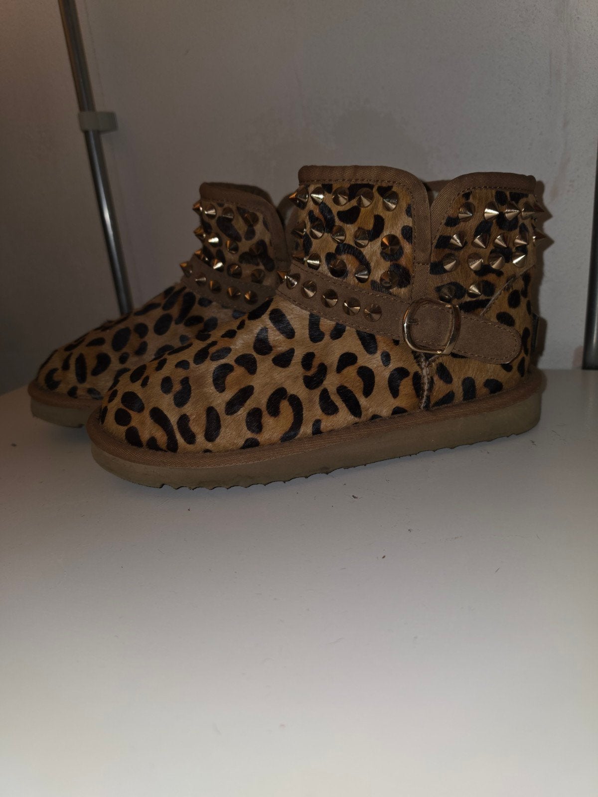 Glamorous laarzen met luipaardprint en studs - maat 39/40, Bruin, Lage of Enkellaarzen, Ophalen of Verzenden, Glamorous