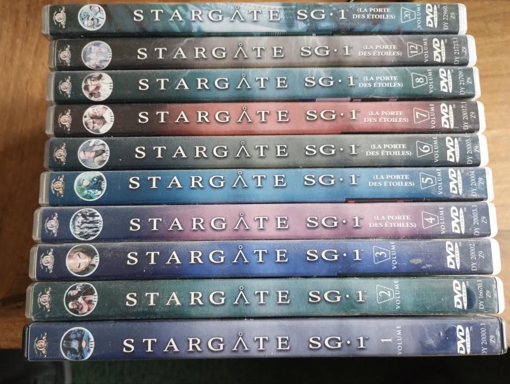 Stargate SG-1 DVD Boxset - volume 1 t/m 8 en nr. 12 & 20, Gebruikt, Boxset, Science Fiction en Fantasy, Ophalen of Verzenden