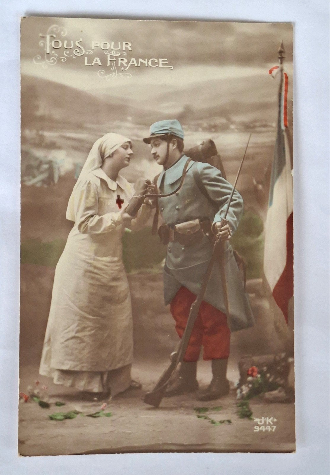 Ansichtkaart-1e Wereldoorlog-Frankrijk-soldaat- verpleegster, Ophalen of Verzenden, Overige gebieden, Foto of Poster