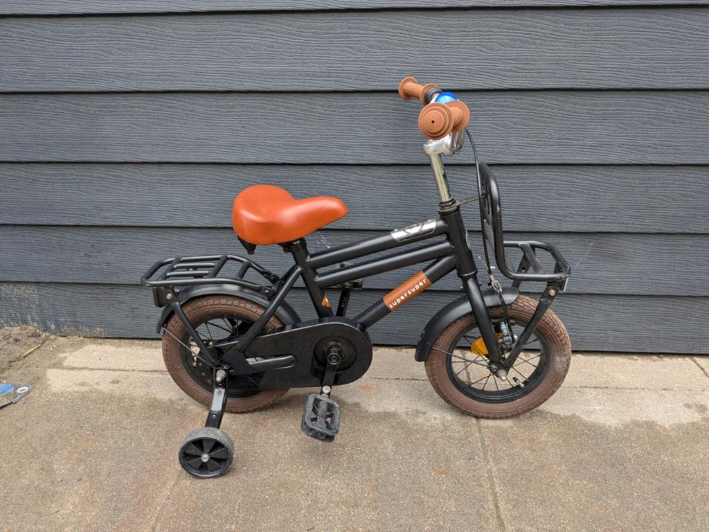 12 inch kinderfietsen met zijwieltjes, Fietsen en Brommers, Fietsen | Kinderfietsjes, Ophalen, Gebruikt, Minder dan 16 inch, Zijwieltjes