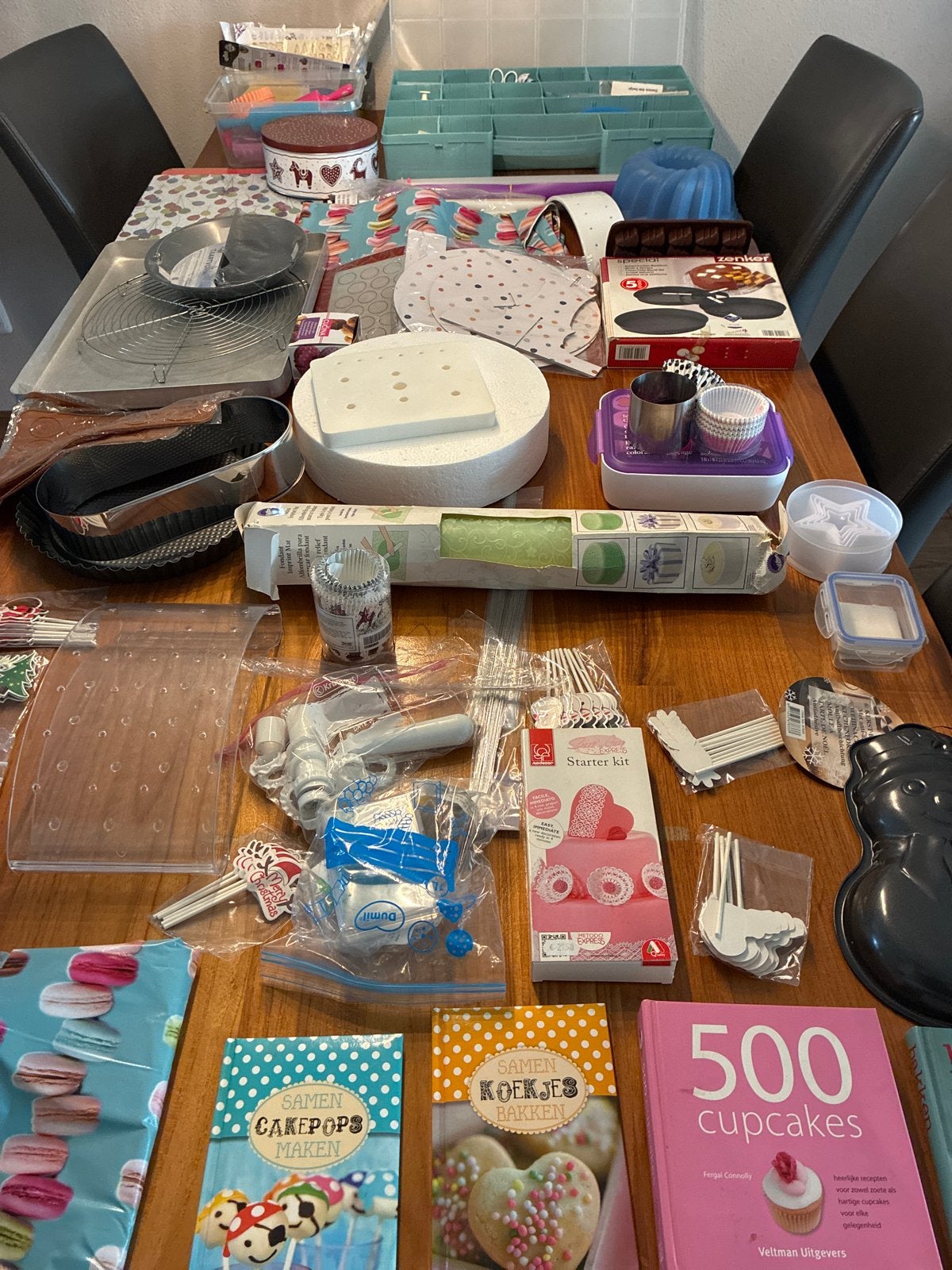 Groot bakpakket voor taarten en cupcakes deel 1, Ophalen of Verzenden, Zo goed als nieuw, Taarten of Cupcakes, Overige typen
