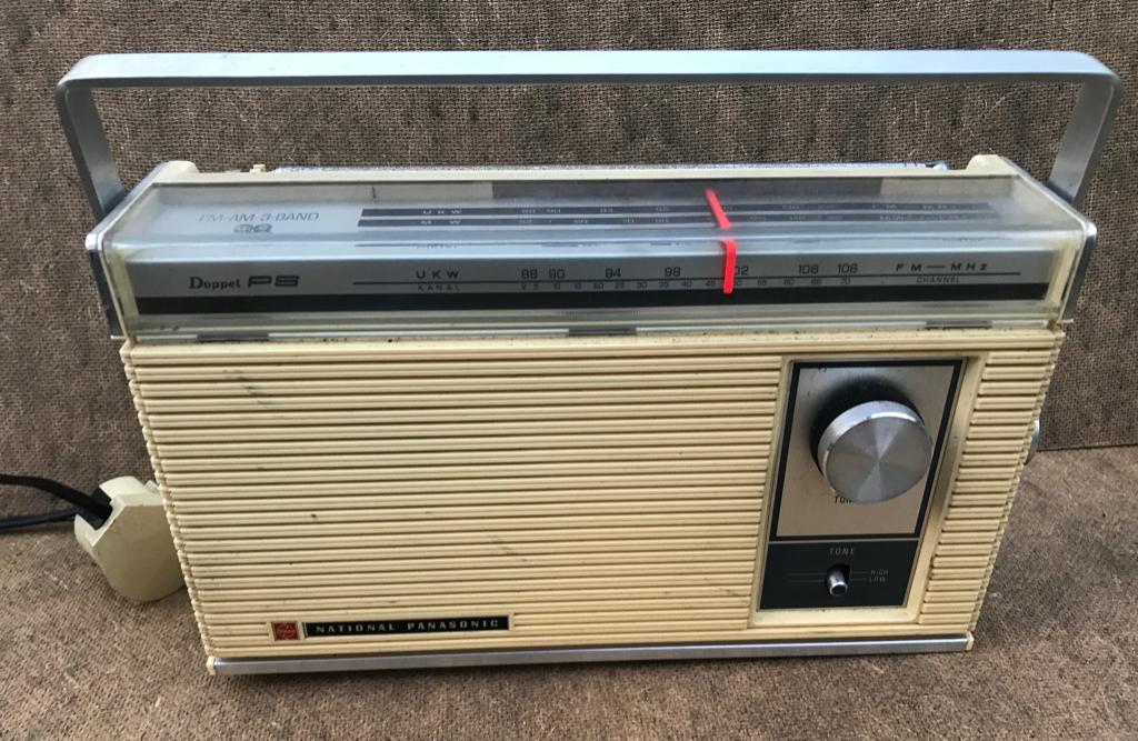 vintage draagbare radio van National Panasonic model Rf-829., Ophalen of Verzenden