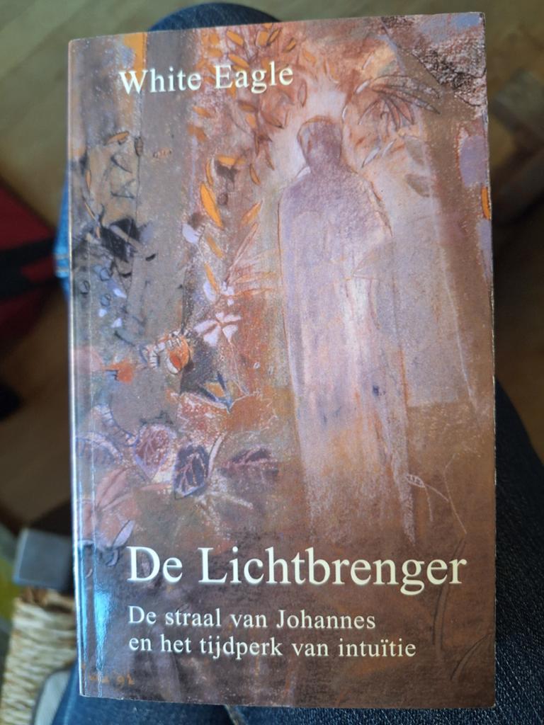 de lichtbrenger - White Eagle ZGAN, Boeken, Ophalen of Verzenden, Zo goed als nieuw, Spiritualiteit algemeen, Achtergrond en Informatie