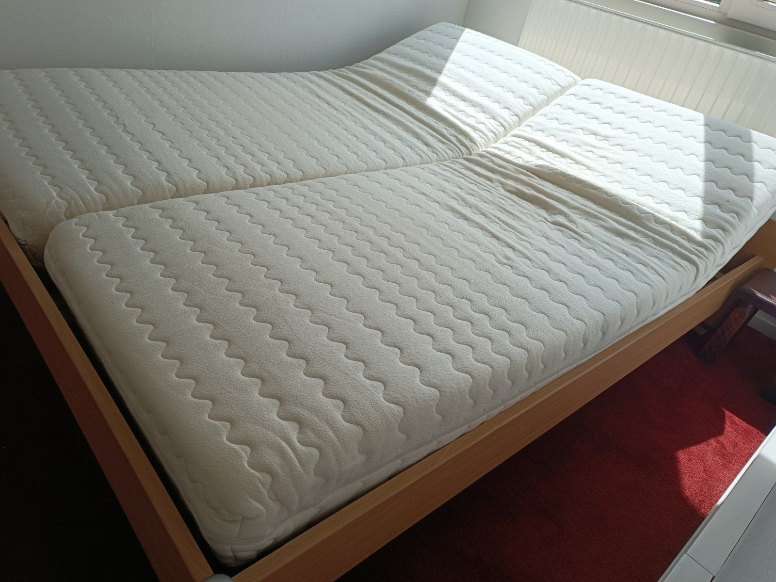 Bed met verstelbare bodem incl matrassen, Bruin, Tweepersoons, Ophalen of Verzenden, 200 cm