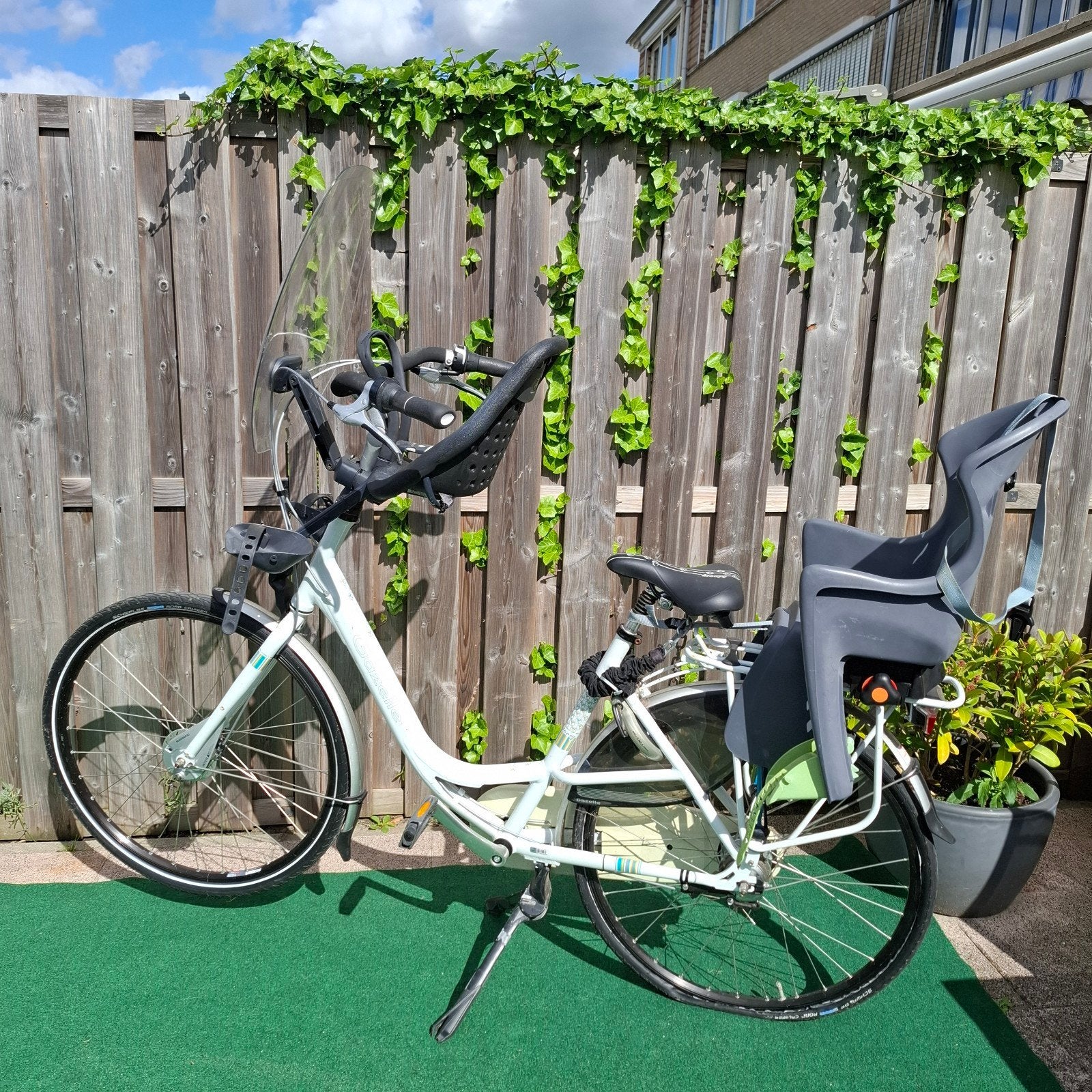 Gazelle fiets met kinderzitjes, Ophalen, Velgrem, Versnellingen, Gazelle