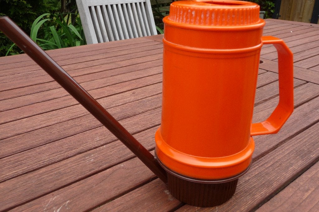 Oranje vintage bloemengieter 20 cm hoog, Ophalen of Verzenden, Huis en Inrichting