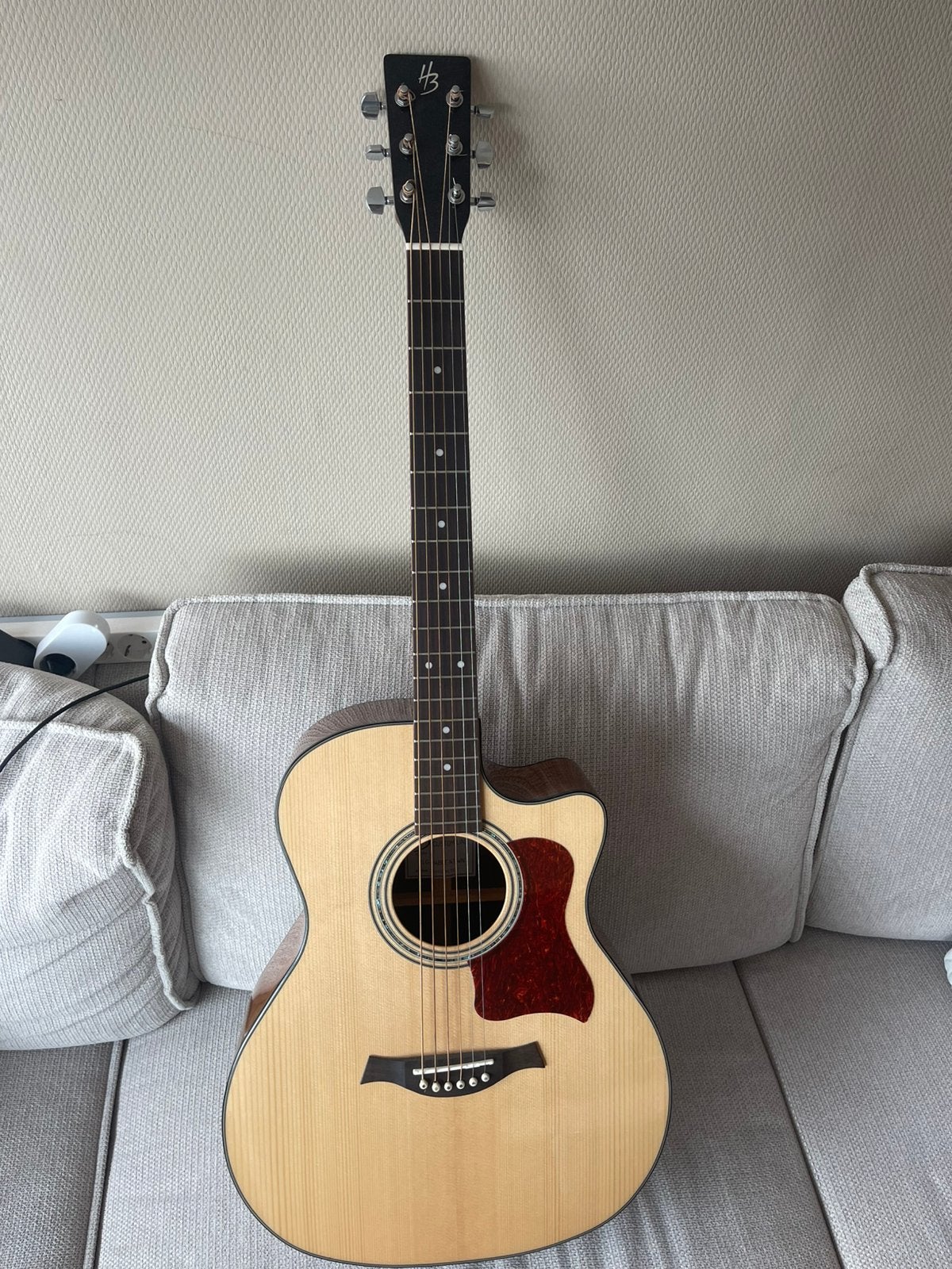Harley Benton bariton gitaar, Ophalen, Zo goed als nieuw, Overige typen, Met (piezo-)element