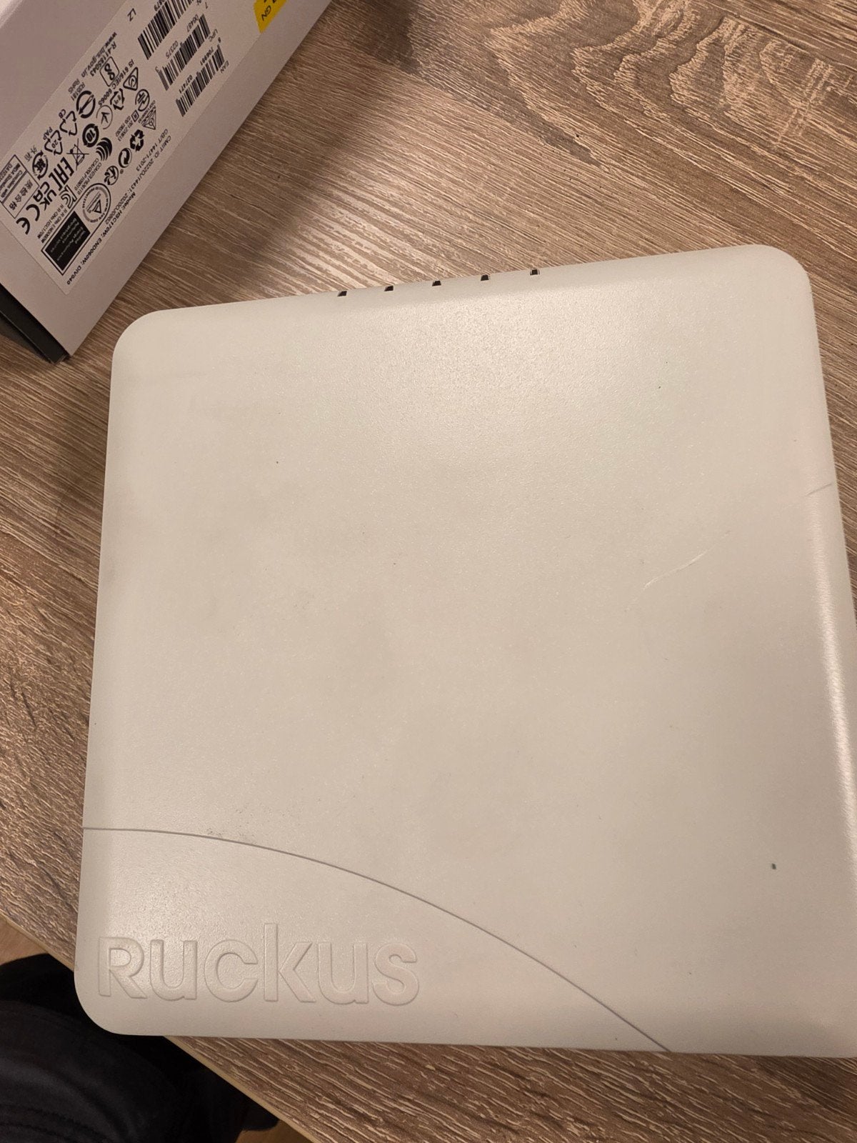 Ruckus ZoneFlex R500 Access Point - Draadloos en Betrouwbaar, Computers en Software, Ophalen of Verzenden, Gebruikt, Ruckus