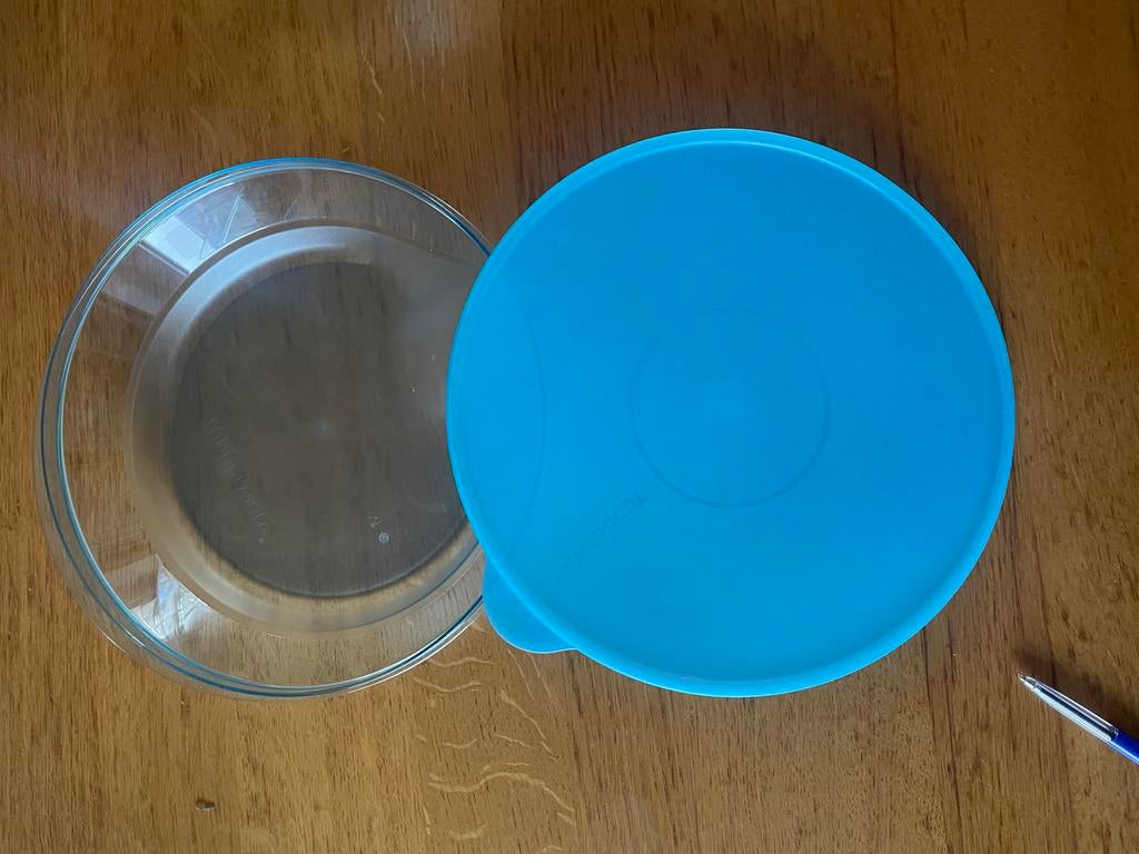 Tupperware Symphoni schaal 1,5L - Nieuw (2 x beschikbaar), Ophalen of Verzenden, Nieuw, Blauw, Schaal