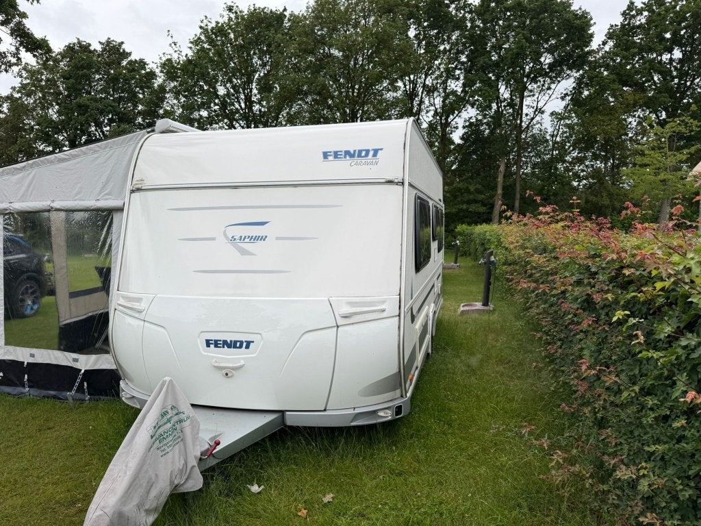 Fendt Saphir 470 TF (2011). Frans bed, mover en luifel, Caravans en Kamperen, Caravans, Rondzit, Frans bed, Kachel, Particulier