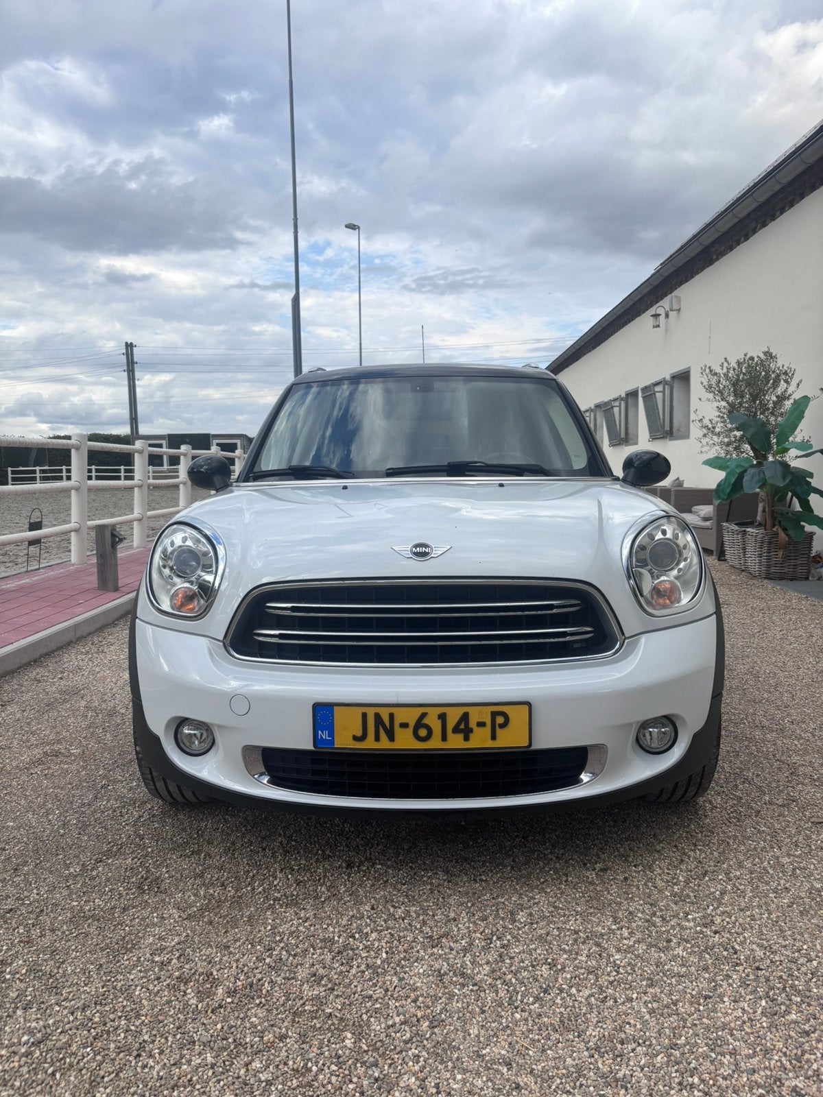 Mini Countryman 1.6 Cooper 2014 Wit, Auto's, Mini, Voorwielaandrijving, Particulier, SUV of Terreinwagen, 17 km/l