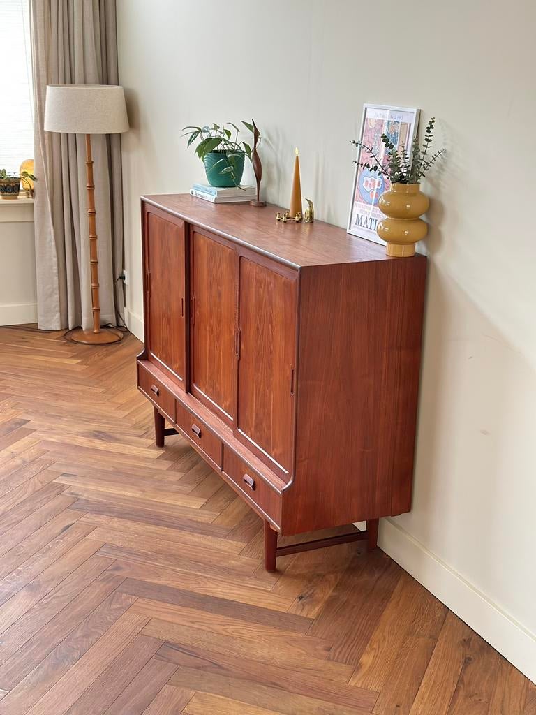 Vintage wandmeubel highboard Deens teak hout jaren 50/60/70, Ophalen, Gebruikt, Met deur(en), 100 tot 150 cm
