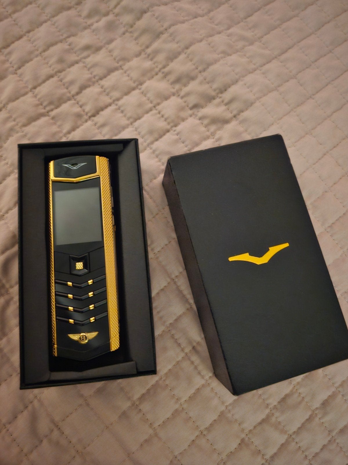 Vertu S-818772 Luxe Telefoon Goud Zwart, Gebruikt, Ophalen of Verzenden, Minder dan 3 megapixel, Klassiek of Candybar
