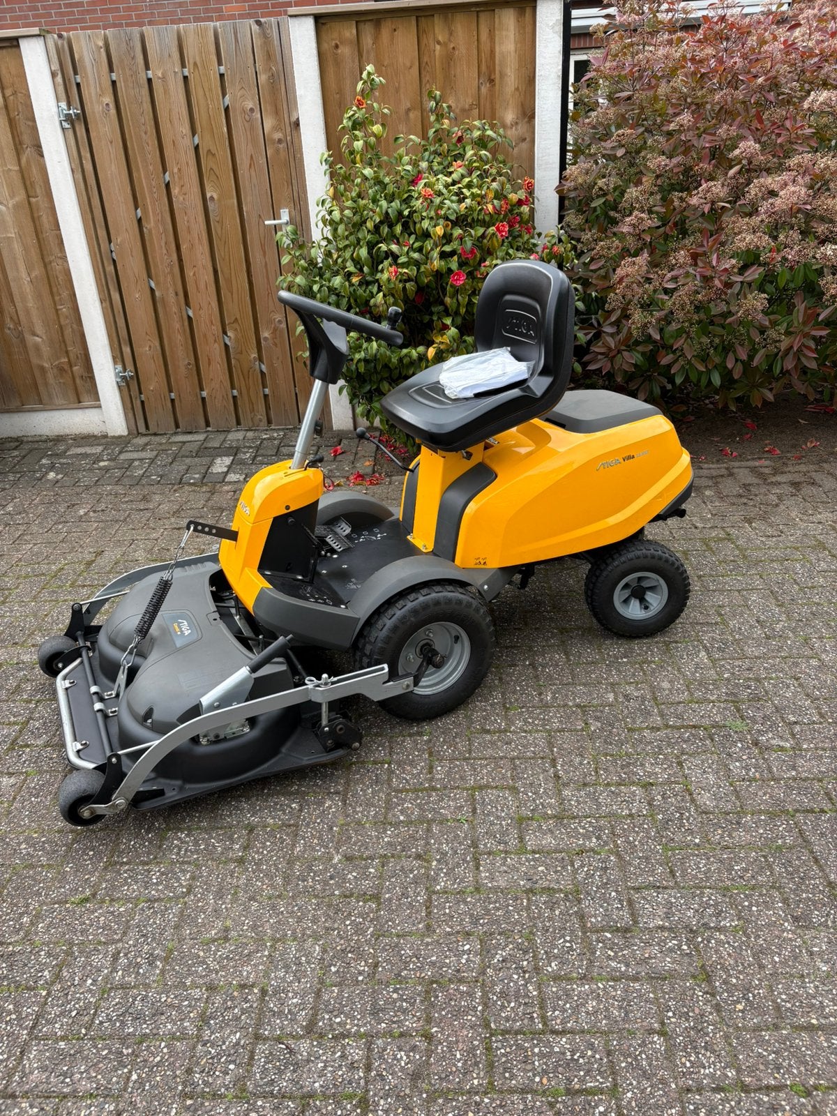Nieuwstaat Stiga 15 HST BJ 2023 met 85 cm mulch maaidek., -, Stiga, -, Ophalen of Verzenden