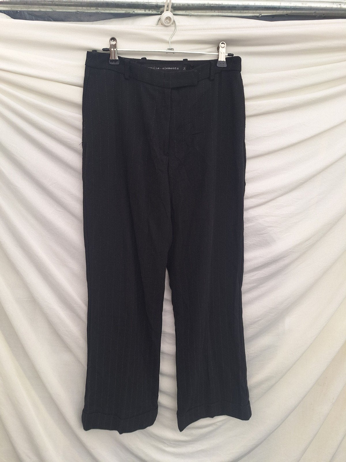 Vanilia elements pantalon maat 34 (lichte krijtstreep), Kleding | Dames, Zwart, Ophalen of Verzenden, Maat 34 (XS) of kleiner