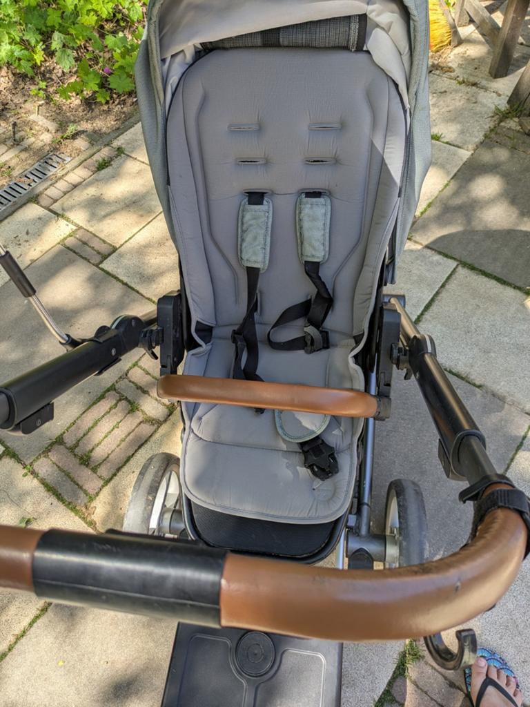Mutsy Urban Nomad combiwagen met accessoires, Kinderen en Baby's, Kinderwagens en Combinaties, Ophalen, Gebruikt, Met autostoeltje