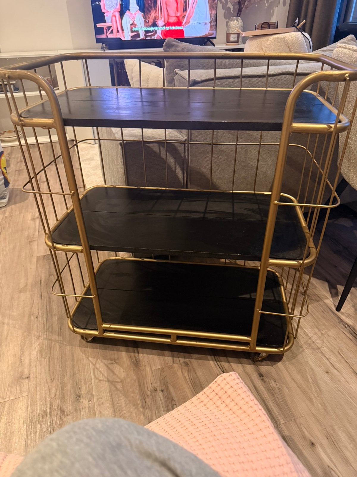 Stijlvolle goudkleurige trolley / kastje op wieltjes, Ophalen, Zo goed als nieuw