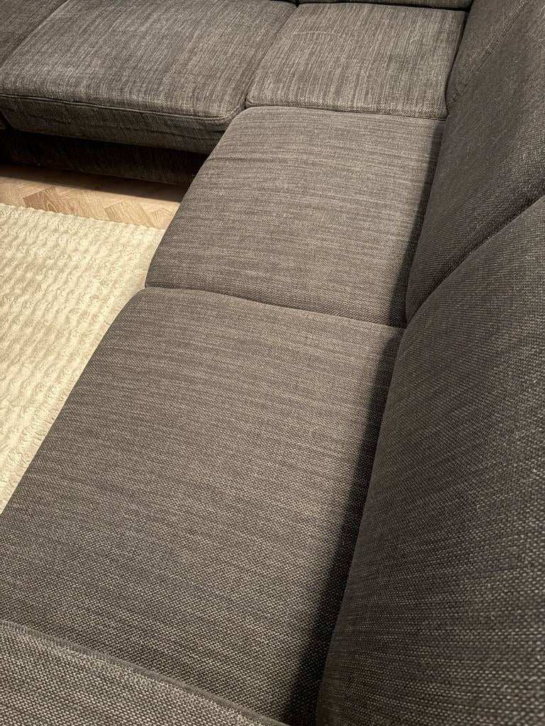 Moderne donkergrijze hoekbank, Huis en Inrichting, Banken | Bankstellen, Ophalen, Gebruikt, 100 tot 125 cm, Hoekbank