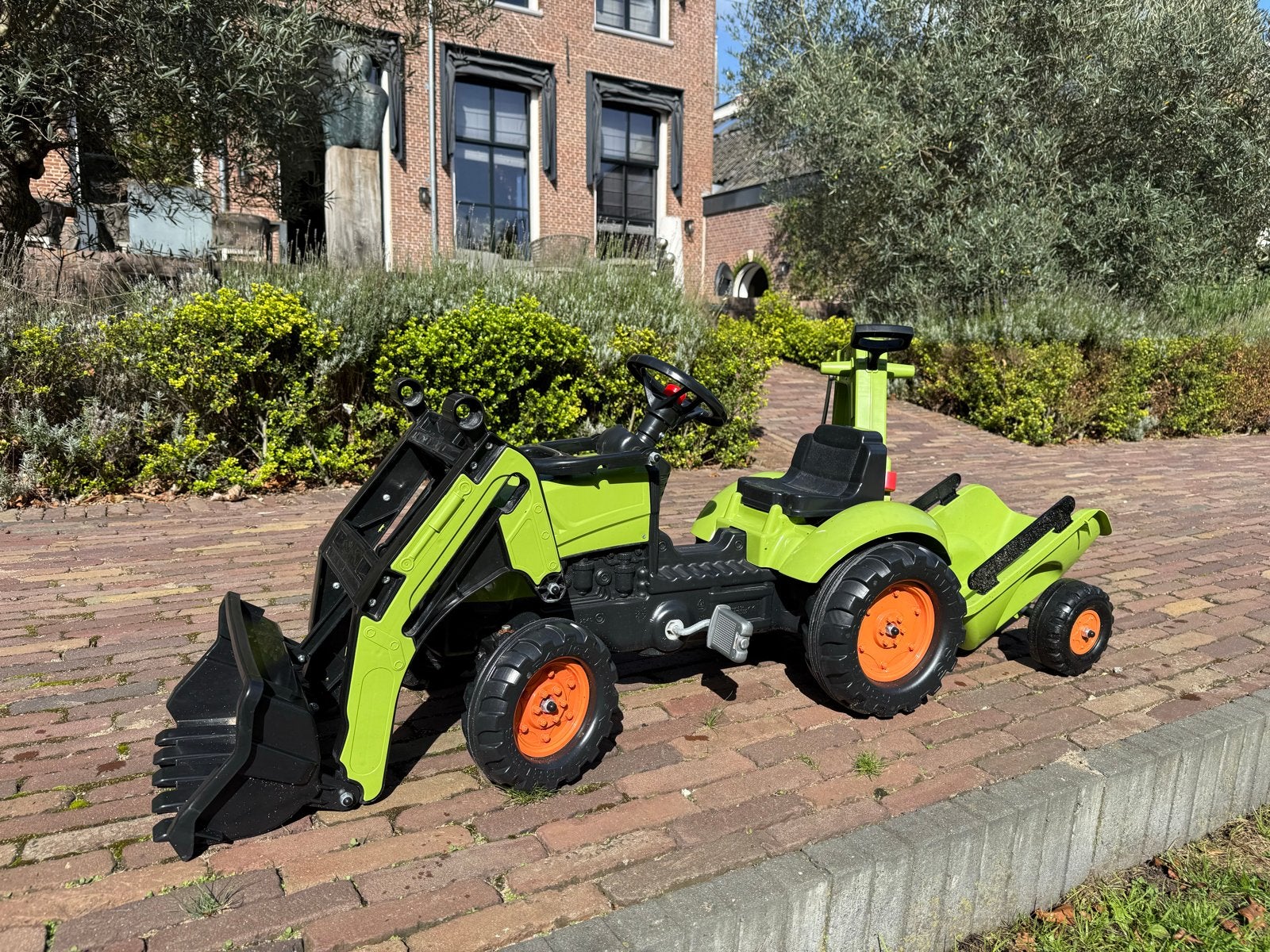 Claas Tractor met voorlader en aanhanger - Zo goed als nieuw, Ophalen of Verzenden, Zo goed als nieuw, Trapvoertuig