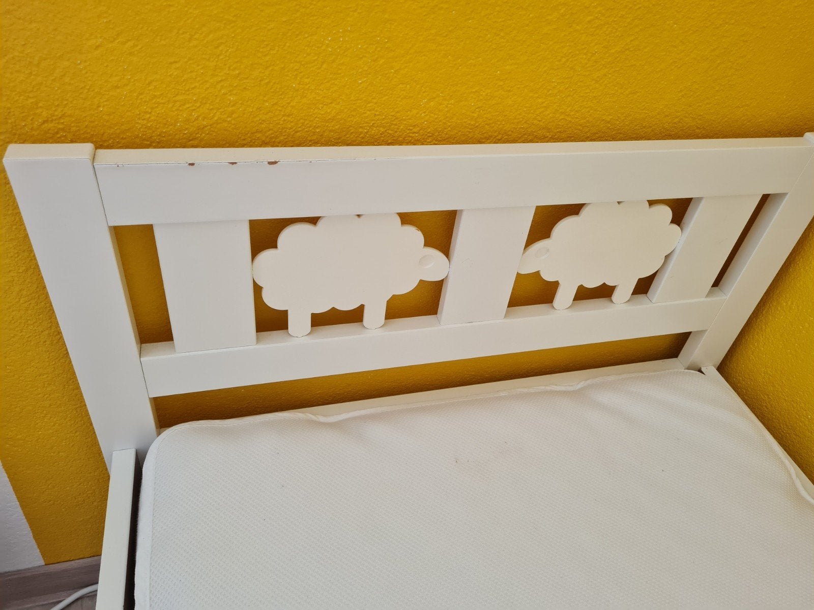 IKEA peuterbedje met schaapjes, incl. matras en rail, Kinderen en Baby's, Kinderkamer | Bedden, Ophalen of Verzenden
