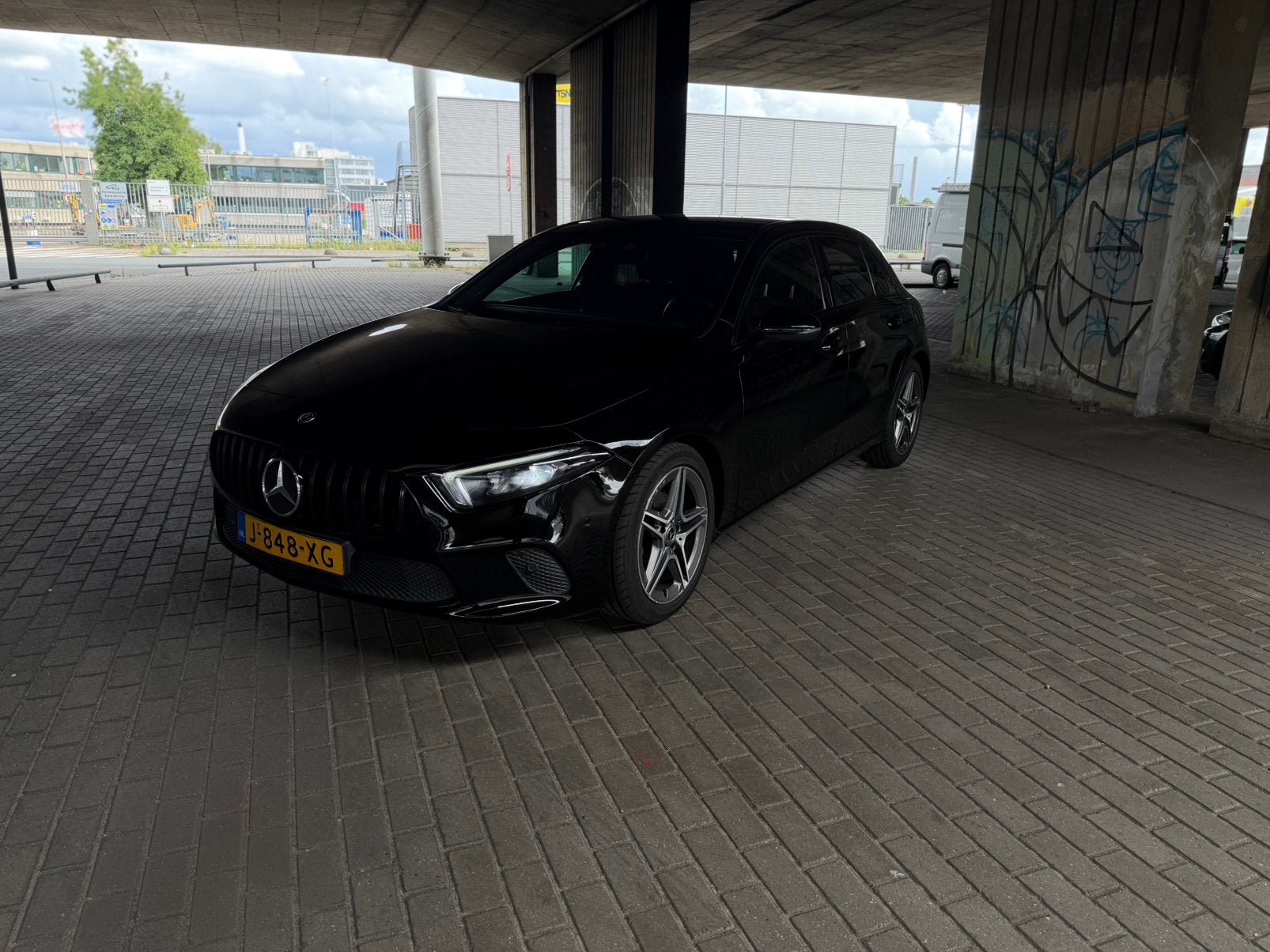 Mercedes-Benz A-Klasse A 180 136pk 7G-DCT 2020 Zwart, 136 pk, 4 cilinders, Leder, Dealer onderhouden