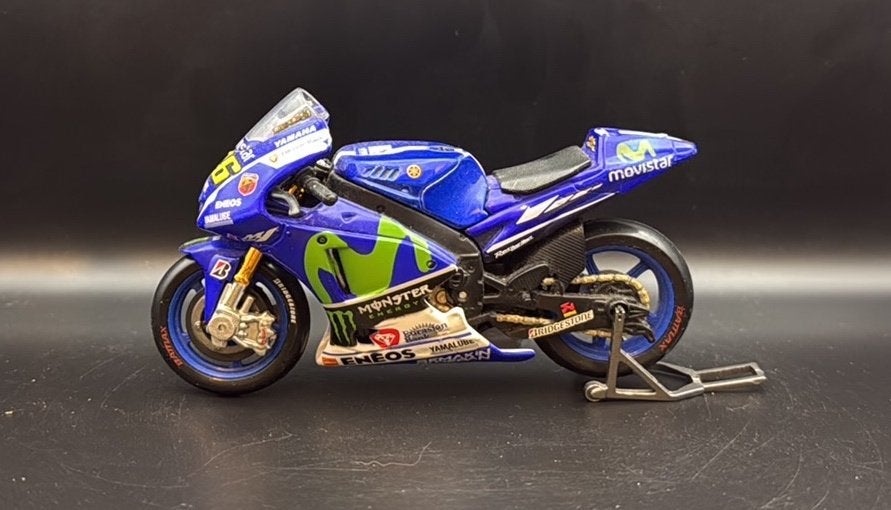Valentino Rossi Yamaha YZR-M1 #46 MotoGP schaalmodel 1:18, Ophalen of Verzenden, Zo goed als nieuw, Motor, Maisto