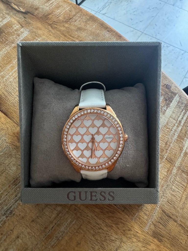 Guess horloge met hartjes, Leer, Guess, Polshorloge, Nieuw
