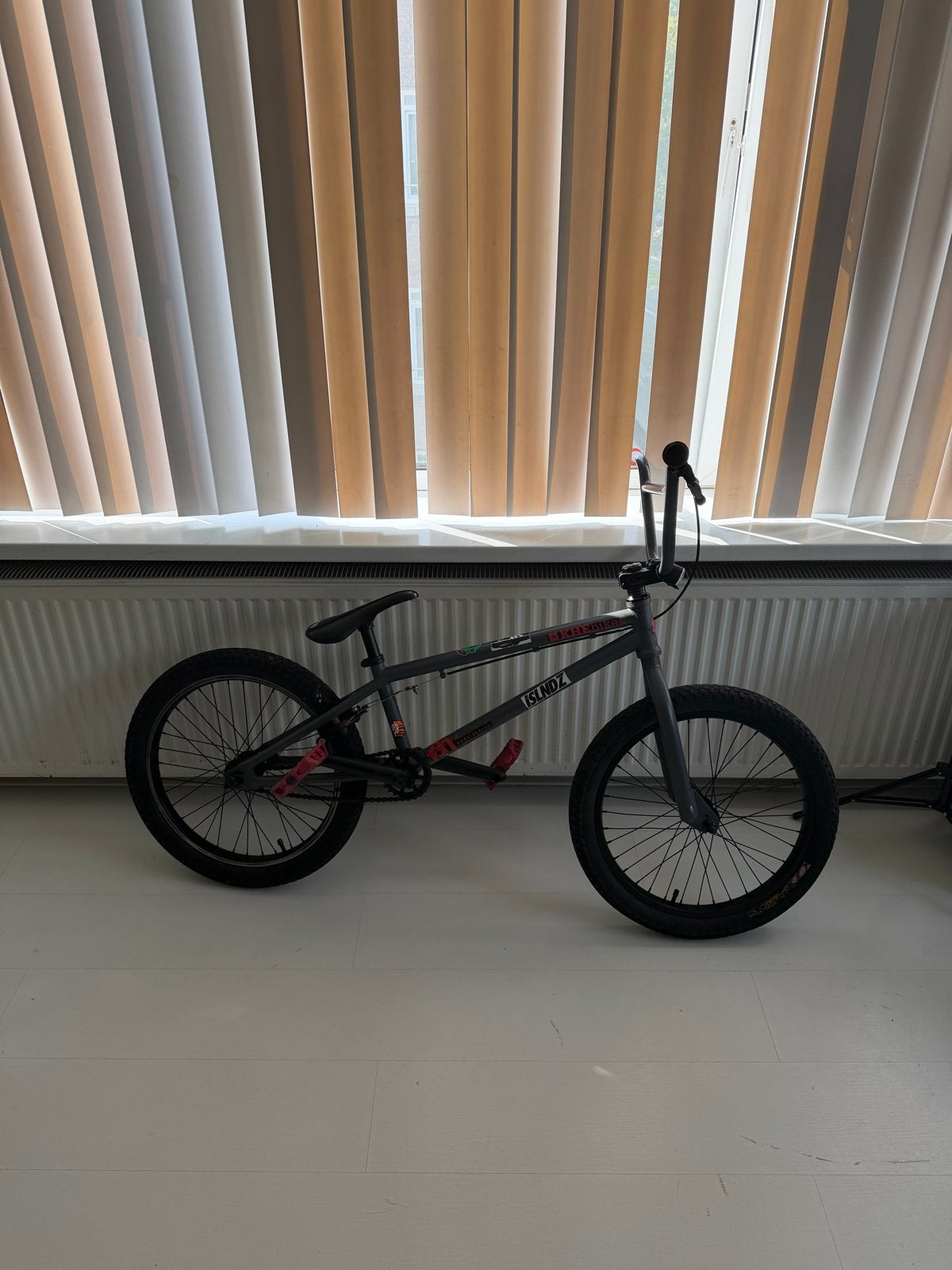 BMX KHE - Perfect voor stunts en freestyle, Gebruikt, Staal, Velgrem, Stuur 360° draaibaar