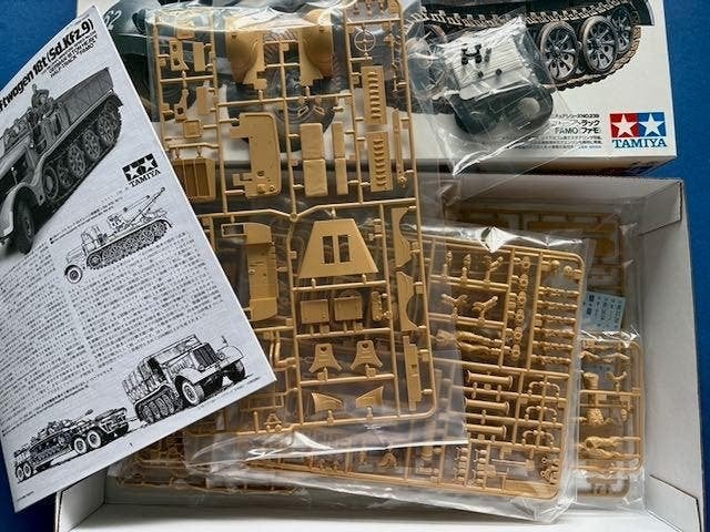 Tamiya	35239	German Half-Track "Famo" 	1/35 & resin huif set, Tank, Verzenden, 1:32 tot 1:50, Nieuw
