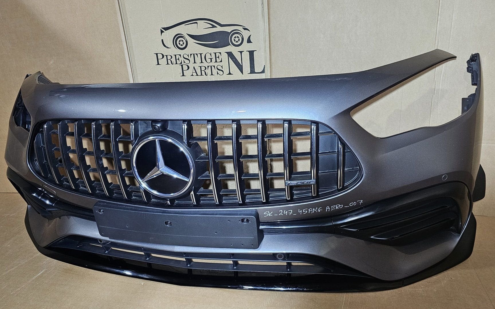 Voorbumper Mercedes Gla Klasse H247 X247 35 AMG AERO PAKKET, Gebruikt, -, Voor, Ophalen of Verzenden