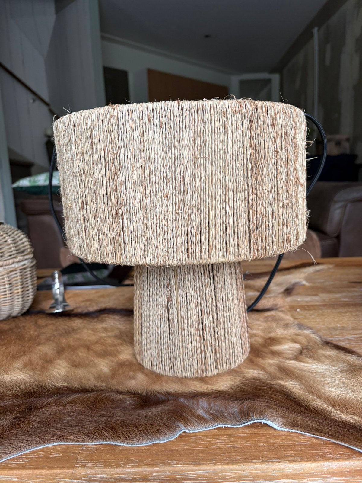 Voor een koopje tafellampje van sisal touw, Ophalen, Zo goed als nieuw