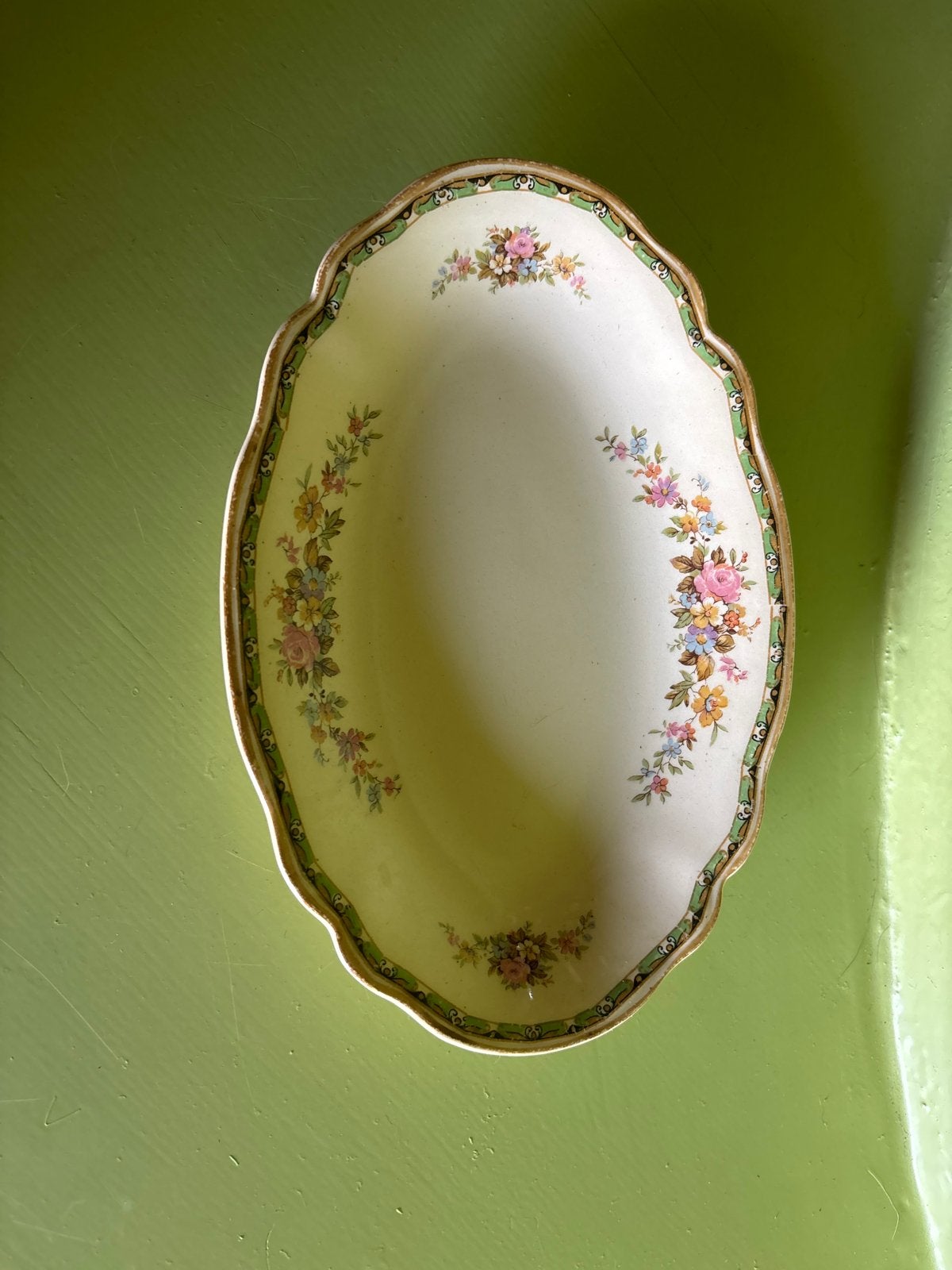 Johnson Bros. Victorian Ovale Schaal met Bloemmotief, Antiek en Kunst, Ophalen of Verzenden