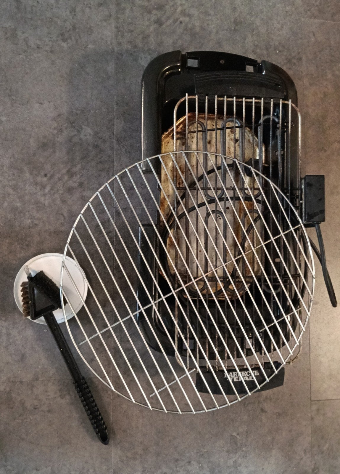 Gebruikte elektrische barbecue met rooster en borstel, Ophalen of Verzenden, Gebruikt, BARBECUE METAL