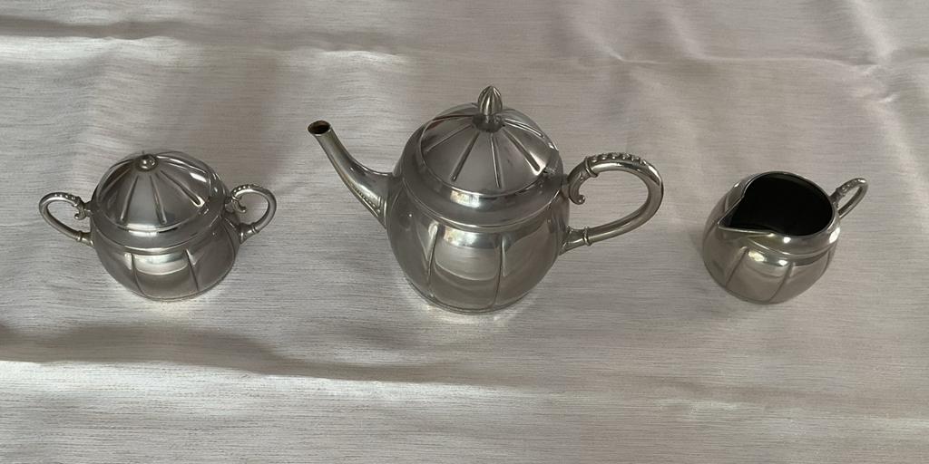 Verzilverde theepot, melkkannetje + suikerpotje, Antiek en Kunst, Ophalen of Verzenden