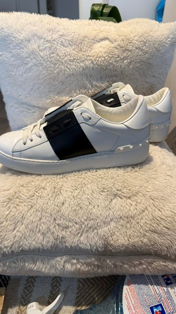 Valentino Garavani Rockstud Sneakers Wit/Zwart, Ophalen of Verzenden, Zo goed als nieuw, Wit, Sneakers of Gympen