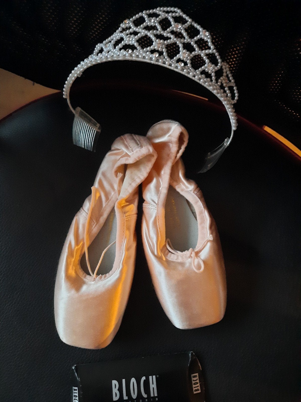 Bloch Serenade spitzen met tiara - Maat 4, Sport en Fitness, Ballet, Ophalen of Verzenden, Nieuw