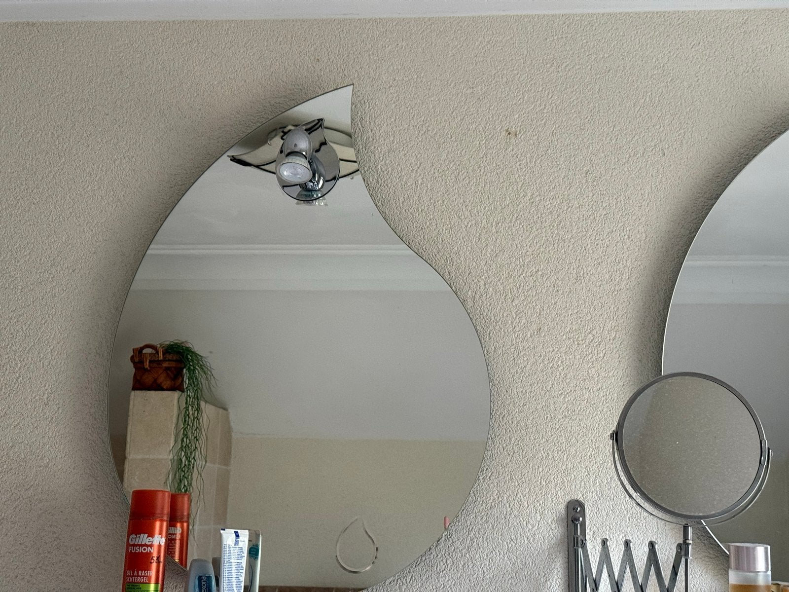 2 badkamerspiegels met druppelvormig spotje, Huis en Inrichting, Woonaccessoires | Spiegels, Ophalen, Minder dan 50 cm, Gebruikt