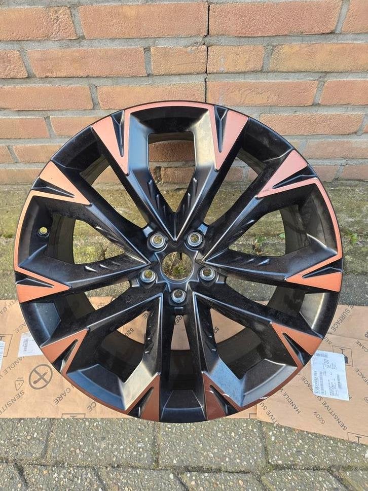 Velg 19' Cupra Formentor facelift bj 2024-heden, Auto-onderdelen, Banden en Velgen, 19 inch, Gebruikt, Velg(en), Martorell