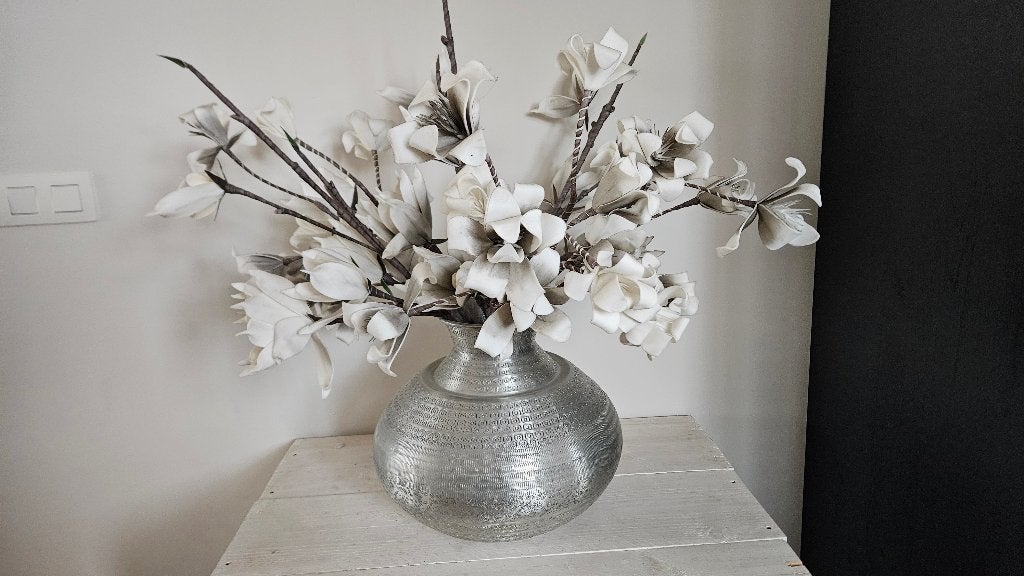 Grote Zilverkleur Vaas met Bloemen (4875), Huis en Inrichting, Woonaccessoires | Vazen, Ophalen, 32 cm, Zo goed als nieuw, Metaal