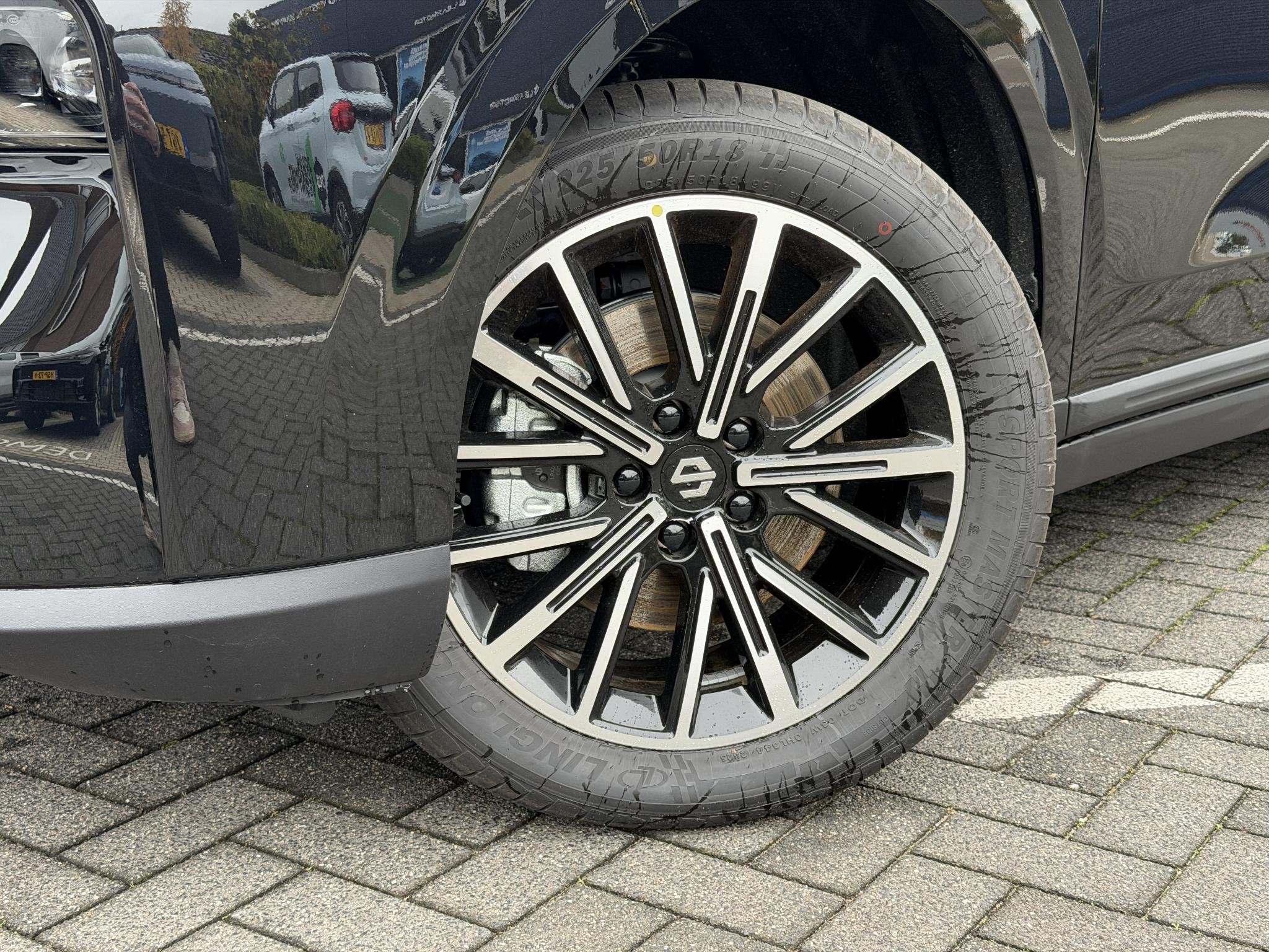 Leapmotor B10 Design Hybrid EV 18.8 kWh 218PK Automaat Navig, Auto's, 12 maanden, Achterwielaandrijving, 4 cilinders, Zwart