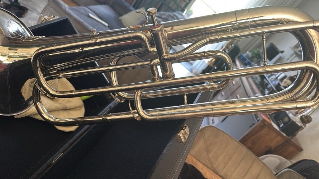 GEZOCHT: BASKLAROENEN in Es/Bes, Muziek en Instrumenten, Blaasinstrumenten | Trompetten, Ophalen, Zo goed als nieuw, Overige typen