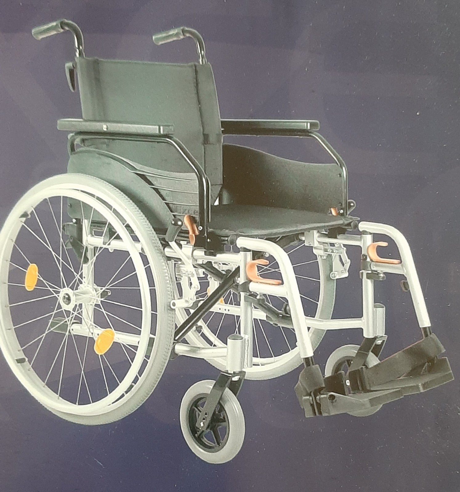 Lichtgewicht rolstoel, Diversen, Rolstoelen, Ophalen, Inklapbaar, Zo goed als nieuw
