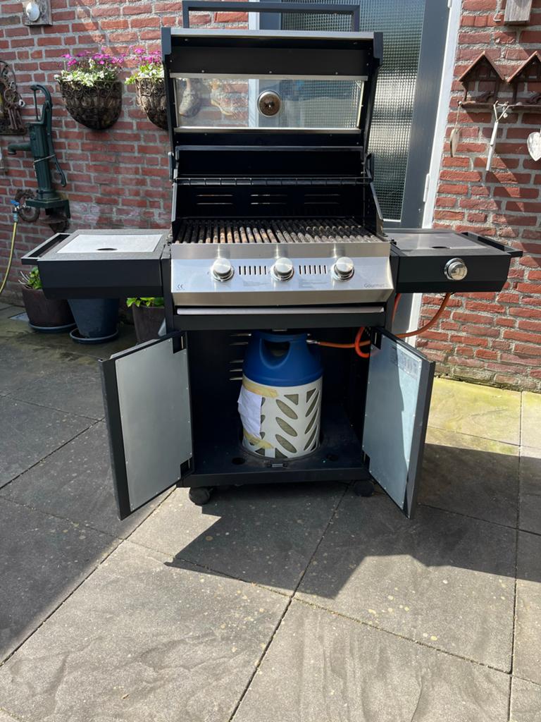 Gourmet 2 Gasbarbecue met zijbrander en hoes, Ophalen, Gebruikt