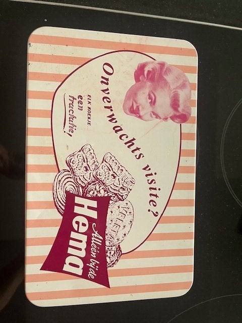Vintage Hema koekblik 'Onverwachts visite?', Verzamelen, Ophalen of Verzenden, Gebruikt, Koek(jes), Overige merken