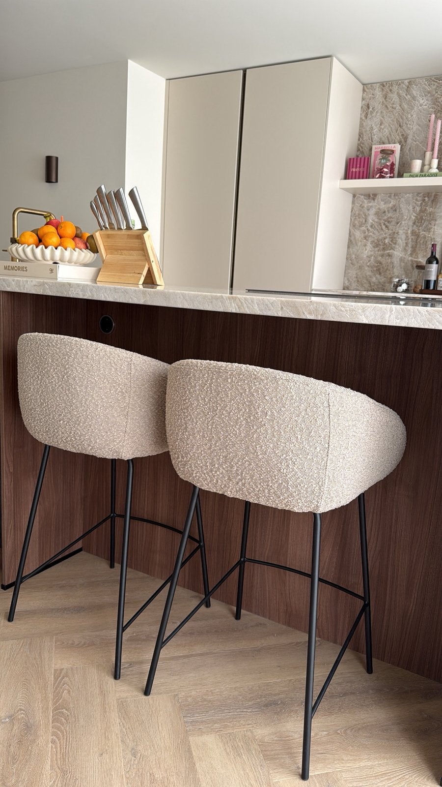 Barkrukken Boucle 65 cm, 2 krukken, Ophalen, Nieuw, 60 tot 90 cm